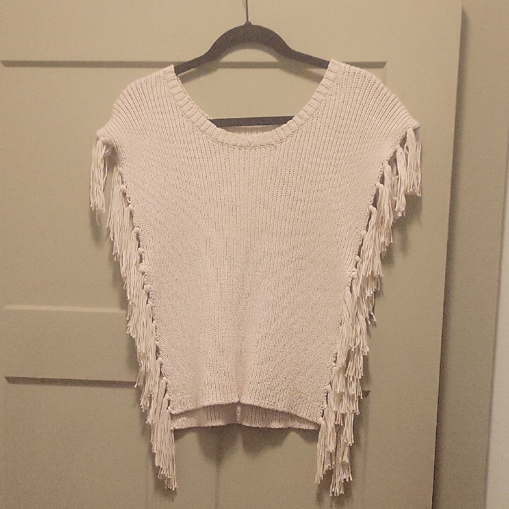 cupcakes & cashmere Beige Fringe Sweater Poncho